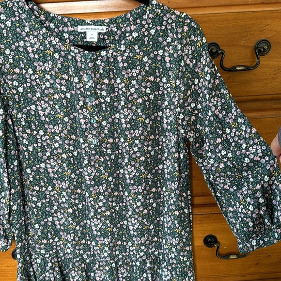 NWT Floral Dress - Picture 2 of 8